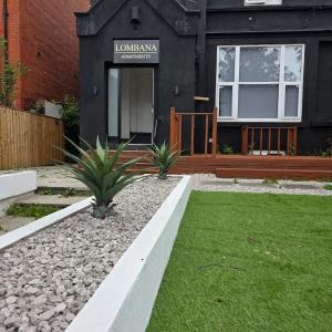 Maluwa Stays - Stylish and Cozy 2BR Apartment - Sleeps 6