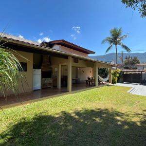 Casa a uma quadra da praia Maresias