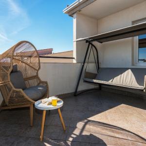 Apartment La Le with big terrace