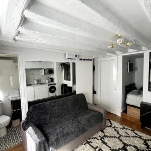 Opera 9th Rooftop Studio Full of Character managed by Mey Agency