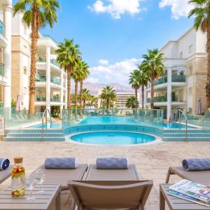 Palmore Resort 4 bedroom apartment with Private Pool - By Amdar Holiday Apartments
