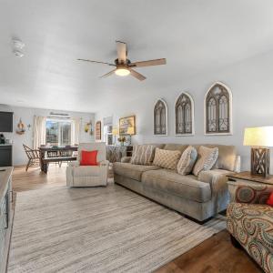 Blue Bird Hideaway - Near Silver Dollar City