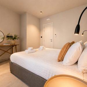 Exclusive Retreat off the Sea Front Promenade