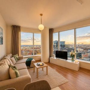Panoramic Sea View -11th Floor