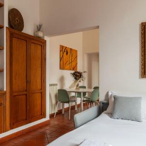 JOIVY Welcoming Flat with Balcony near Piazza di Spagna