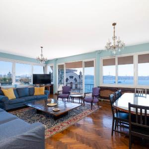 Waterfront Penthouse Apt with a Stunning View