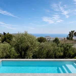 Villa, piscine et vue mer exceptionnelle à Nice