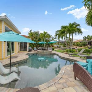 Luxe Siesta Key Home Pool Hot Tub Near Beach