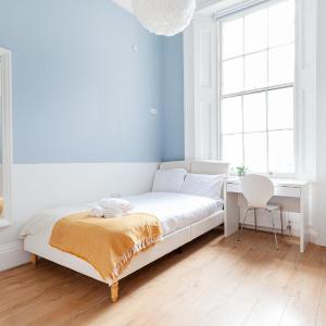 Studio near Queensway Station