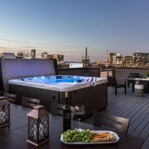 Urban Row - Rooftop Hottub - Heart of Gulch