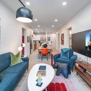 Hyve-Retro Modern-Full Gym-Walk to Broadway