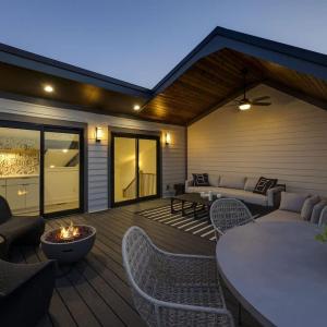 Enchant - Stunning City Views - Modern Luxe