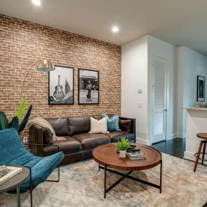 Lofts At 30th - Urban Sky Suite - Mins to Broadway