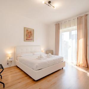 Bari Home