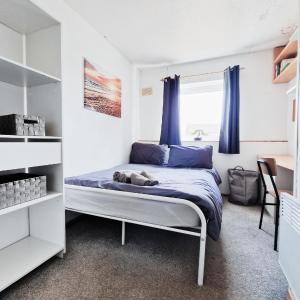 Comfy 3BR Flat on Quiet Street in Wollaton