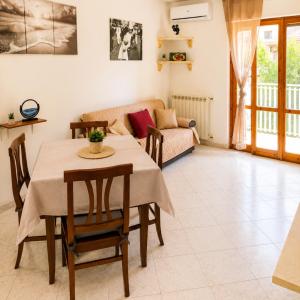 MARINE KISS- Appartamento con PARCHEGGIO PRIVATO GRATUITO- Vicino Porto Crociere e Stazione