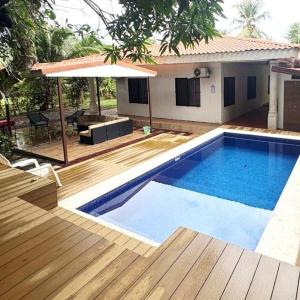 Private Pool Retreat 3min walk to Isla Palo Seco Beach, Sleeps 10, Casa Ylang Ayala