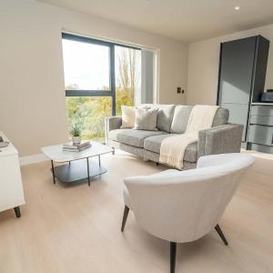 Bright & Contemporary 2 Bed Flat in Birmingham