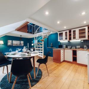 Exclusive 2 floor design studio