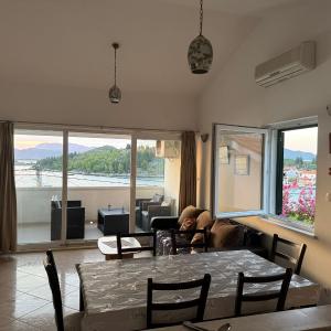 Beachside 2-Bed Bliss!