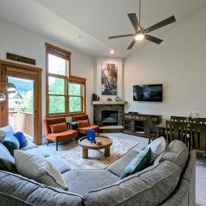 Red Hawk Townhomes 2337 by SummitCove Lodging in Colorado