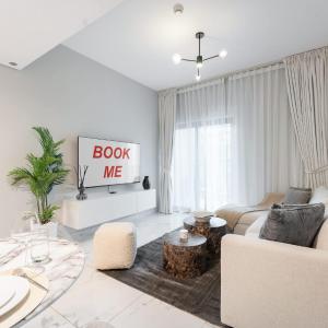 Free housekeeping visits during your stay - StayShort - Dubai South apartment for 4 in a Great Location