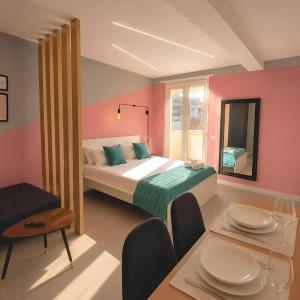 Social Lodge Happiness Studios