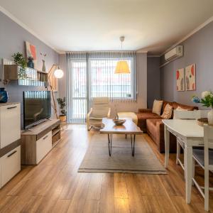Mall of Sofia - UrbanLux Retreat, FREE Parking