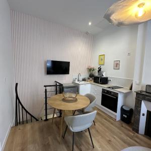 Suite élégante en souplex - Gare à proximité