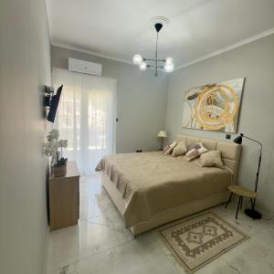 Eleni’s Mountainview Central Studio by the Sea