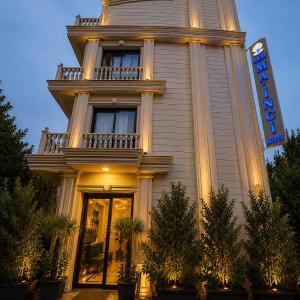 Royal Homes 701