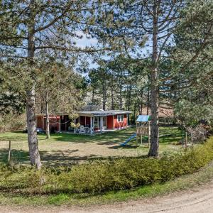 Family-Friendly Cottage Close To The Water