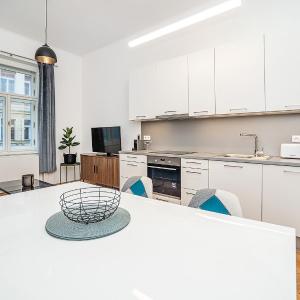 Cute Apt with terrace and AC