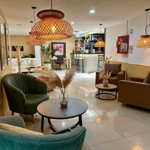 Laureles Guest House LGH Hotel