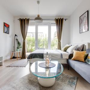 Brand New Apartment with Patio - Near Metro & Shopping Mall