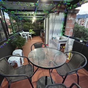 Cómoda y Amplia Casa, Ideal Para Grupos, Muy Cerca Del Estadio, Barrio Laureles La América