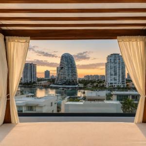 Luxury Retreat in Puerto Cancun with Rooftop Pool
