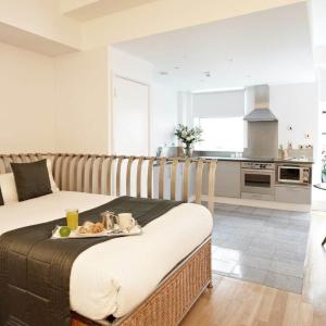 196 Bishopsgate Apartments by DMONTRIO