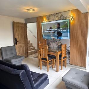 ELEGANTE y AMPLIO APARTAMENTO