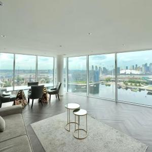 Skyline Luxe on the River 5 mins walk to ExCeL Stay 6