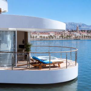 Luxury Floating Apartment - Amor