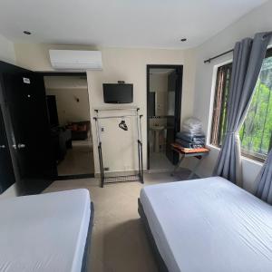 Hotel Laureles Home
