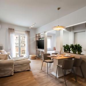 Glamorous 4th FL Apt in Kolonaki 6 min to Syntagma