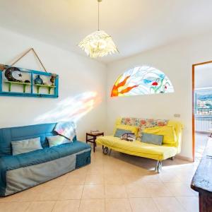 Kimera Del Parasio Historic Apartment for 4 - Happy Rentals