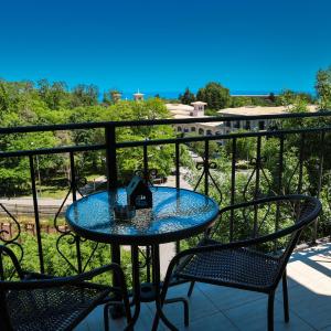 Blue Horizon Family Suite - Top Floor Sea View