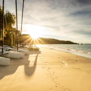 Peaceful Seaview Apartment with Beach & Pool Access, Air Conditioning