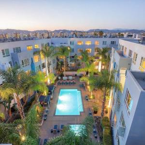 Miracle Mile Apartments