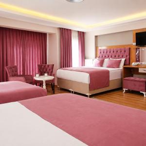Weingart Black Pearl Hotel