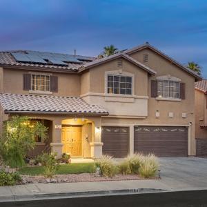 5BR 3BA Family friendly entire home w pool, spa, games, tvs, and more