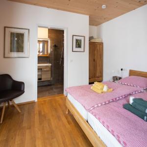 Übernachtung beim Bio-Metzger Zimmer "Karl"
